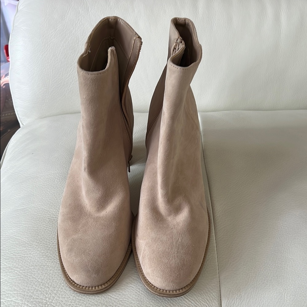 Steve Madden Jozie Bootie Size 8 1/2  Sand Suede (Tan)